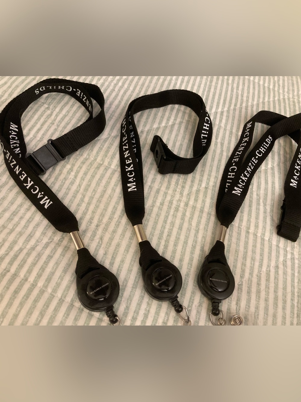 New Mackenzie Childs Black Printed Lanyard Retractable Badge Reel  20” Breakaway